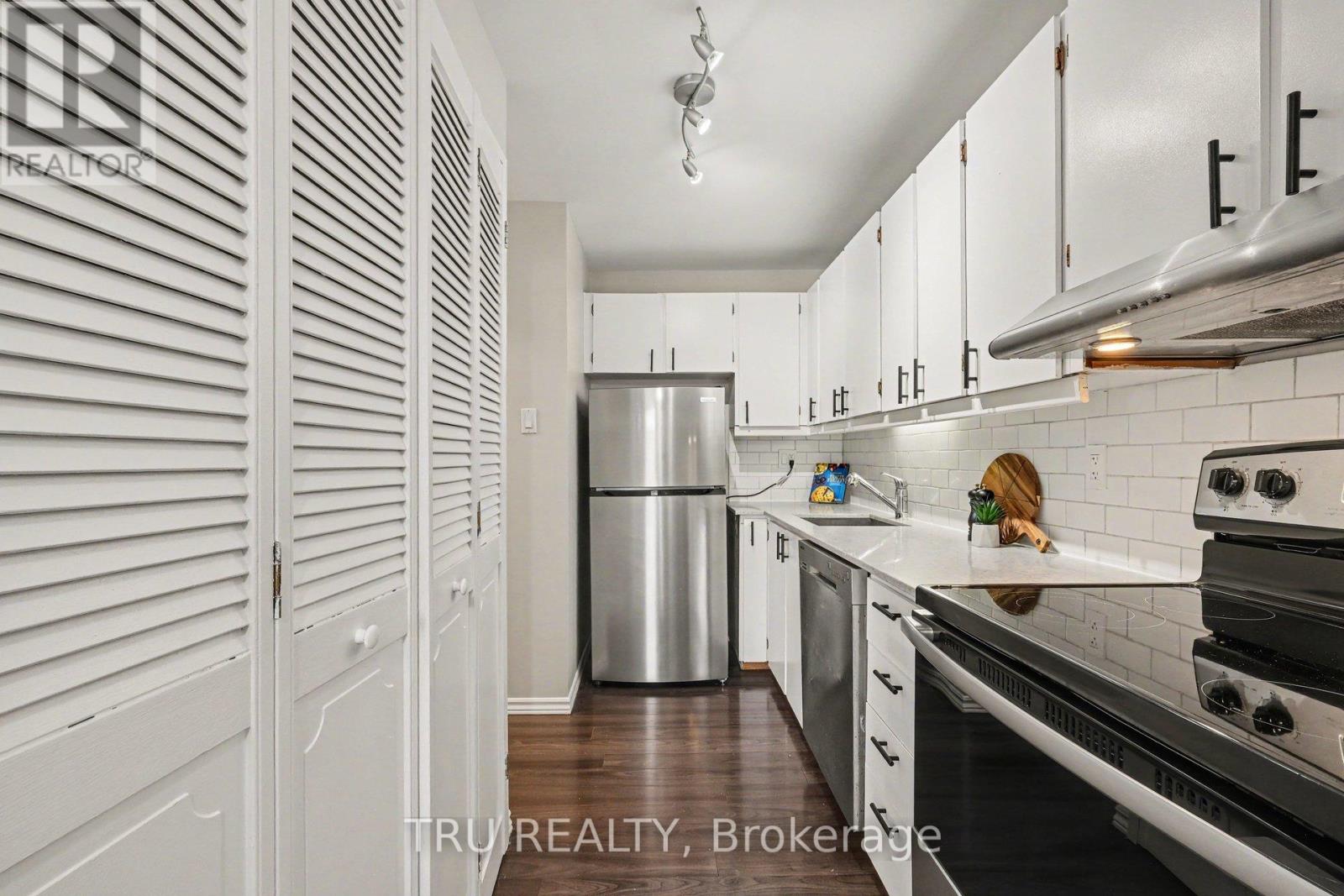 #8 22 SWEETBRIAR CIRCLE - 10