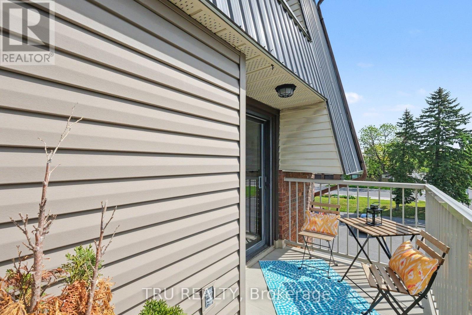 #8 22 SWEETBRIAR CIRCLE - 20