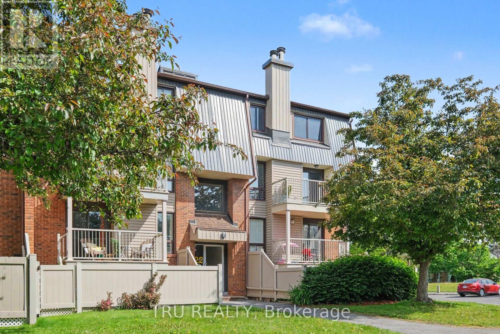 #8 22 SWEETBRIAR CIRCLE - 3