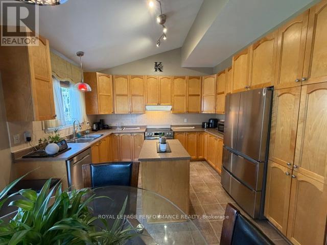 2202 CLENDENAN CRESCENT - 15