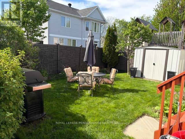 2202 CLENDENAN CRESCENT - 32