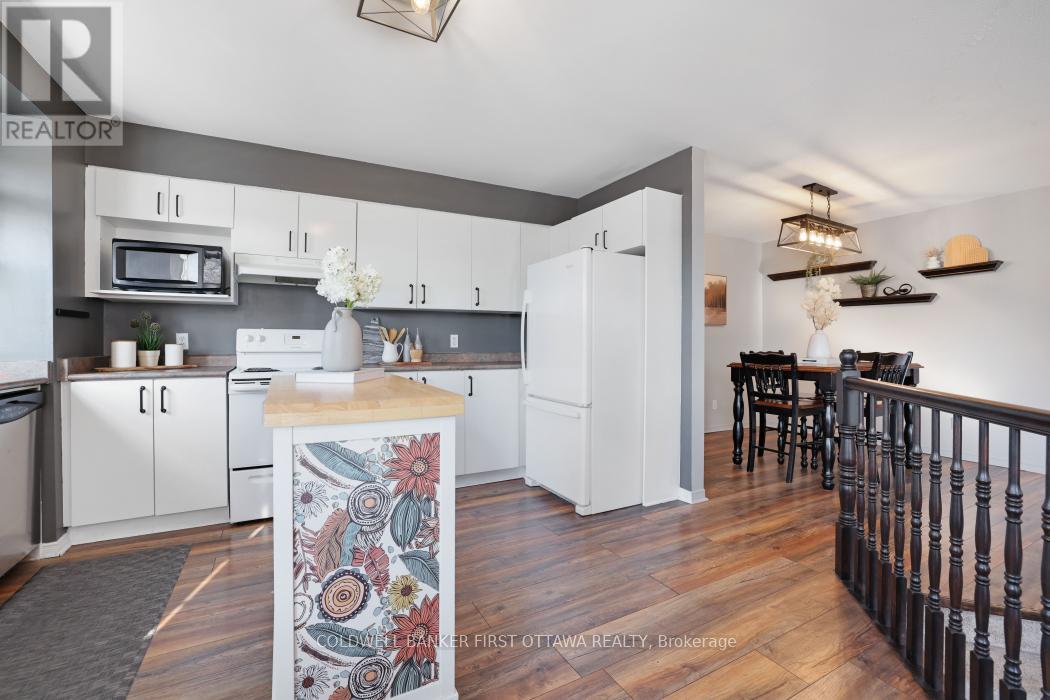 37 BOULDER WAY - 11