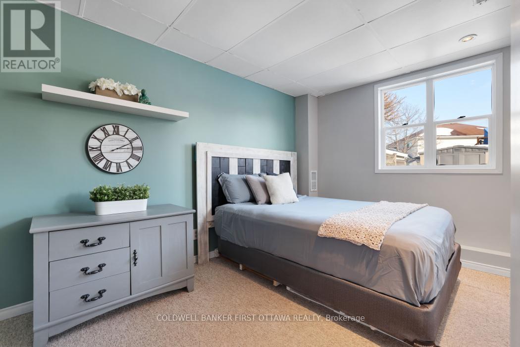 37 BOULDER WAY - 34