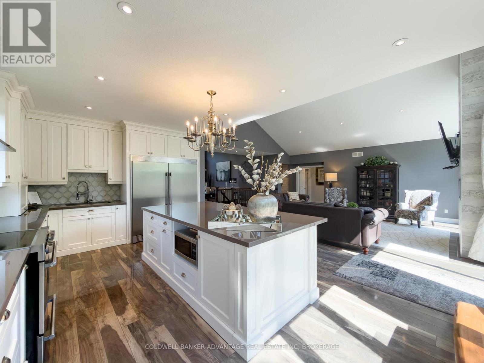 1585 LOOKOUT STREET - 16