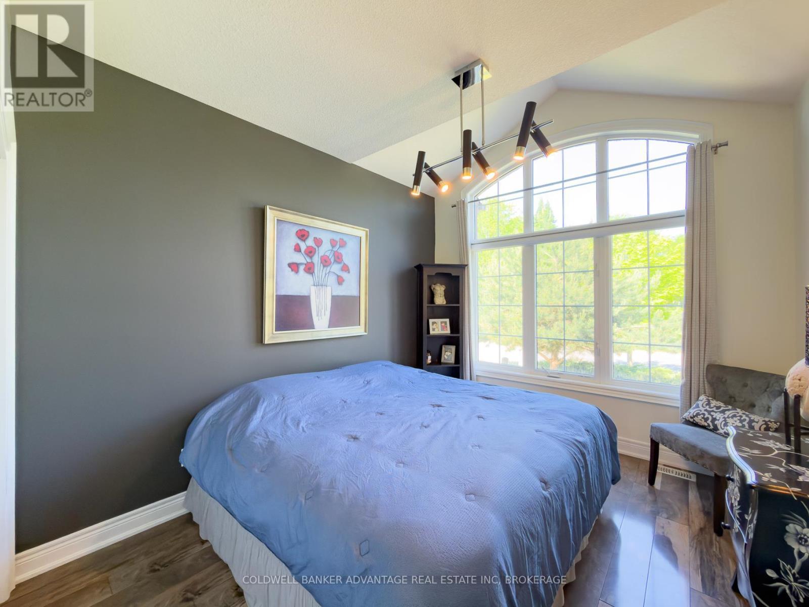 1585 LOOKOUT STREET - 23