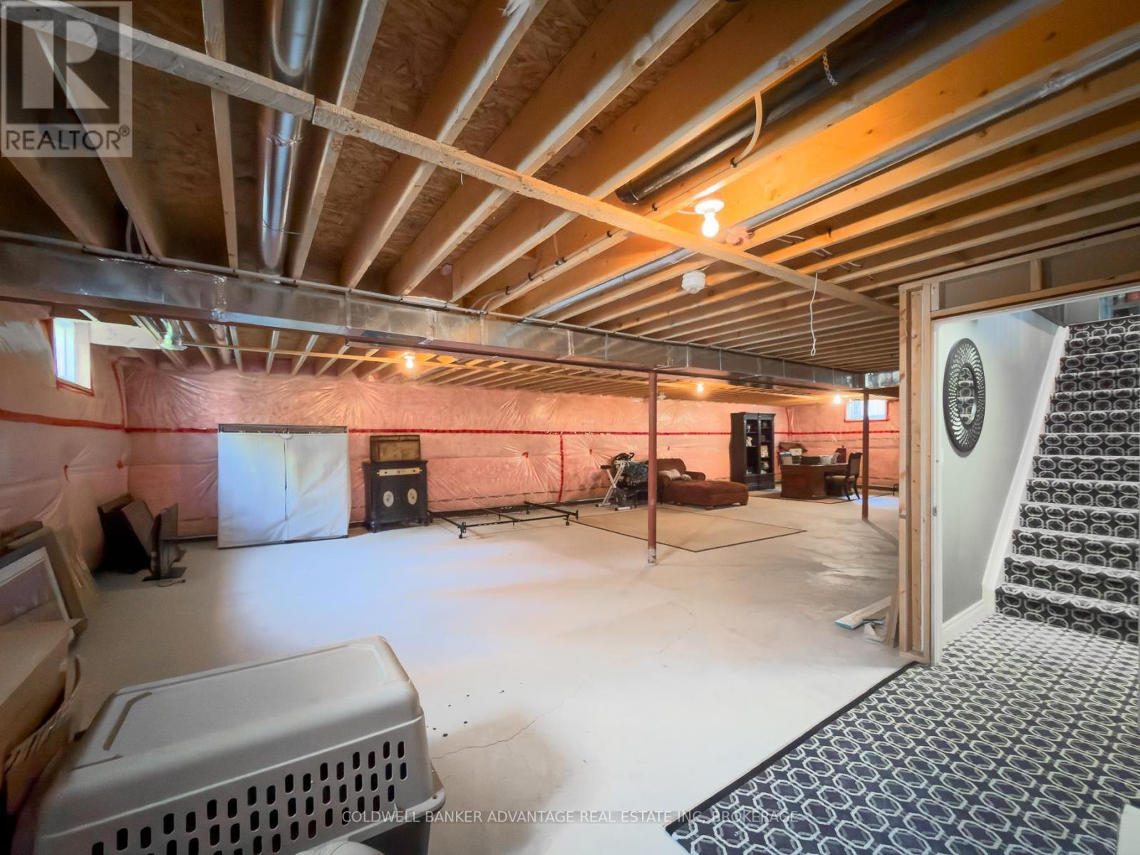 1585 LOOKOUT STREET - 28