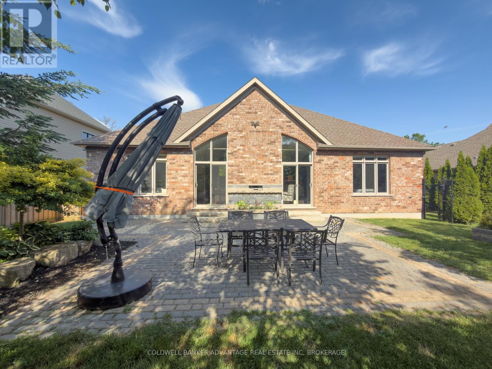 1585 LOOKOUT STREET - 30