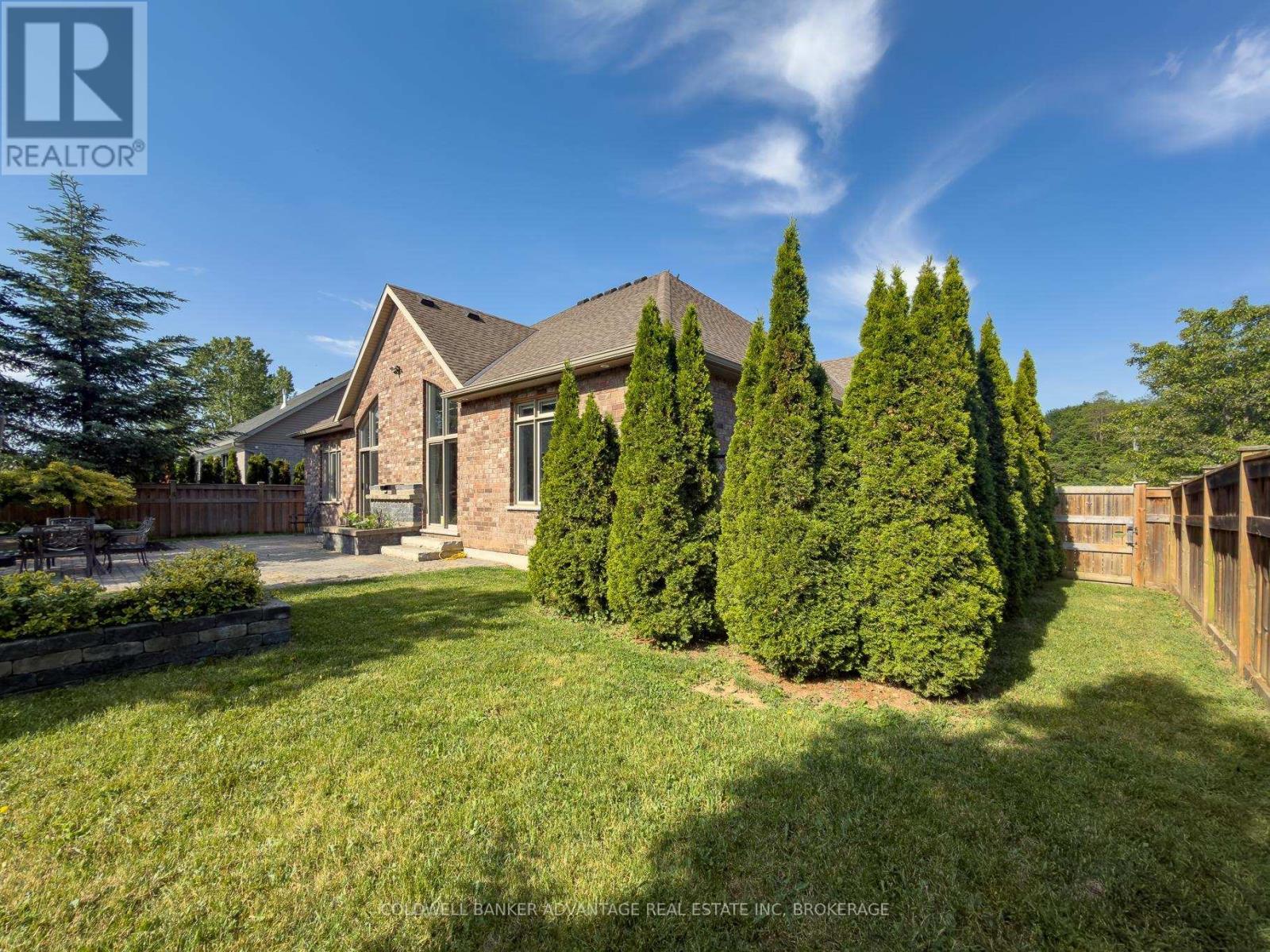 1585 LOOKOUT STREET - 33