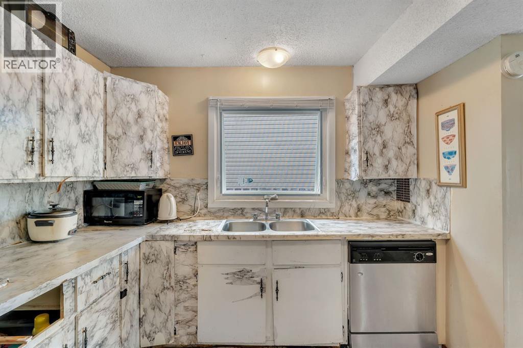 145 Castlebrook Way NE - 15