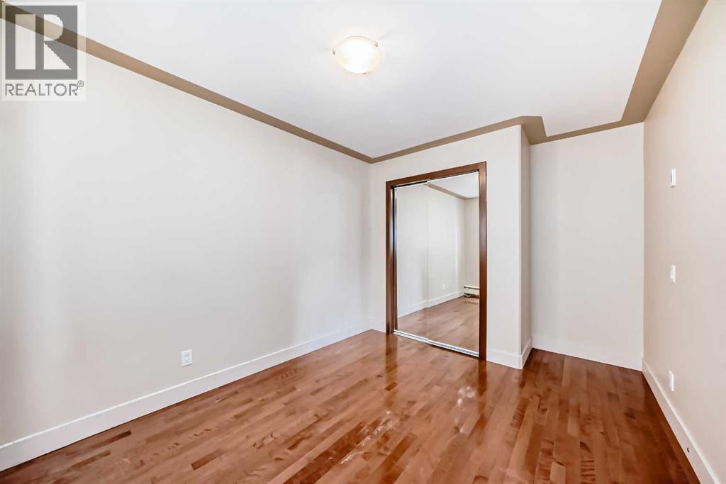 #205 2417 17 Street SW - 18