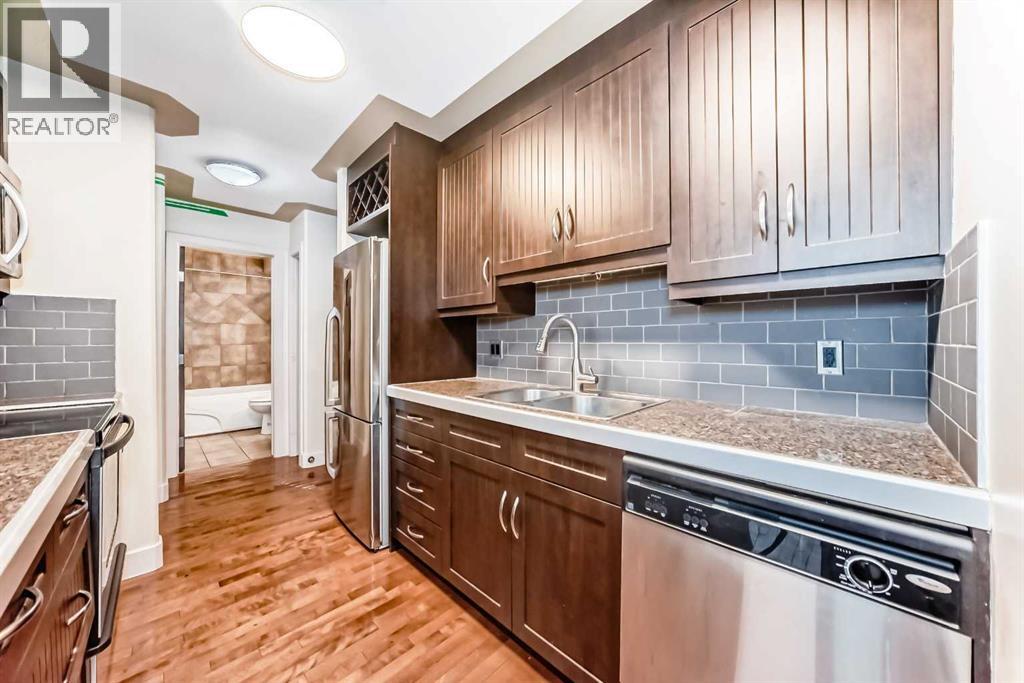 #205 2417 17 Street SW - 5
