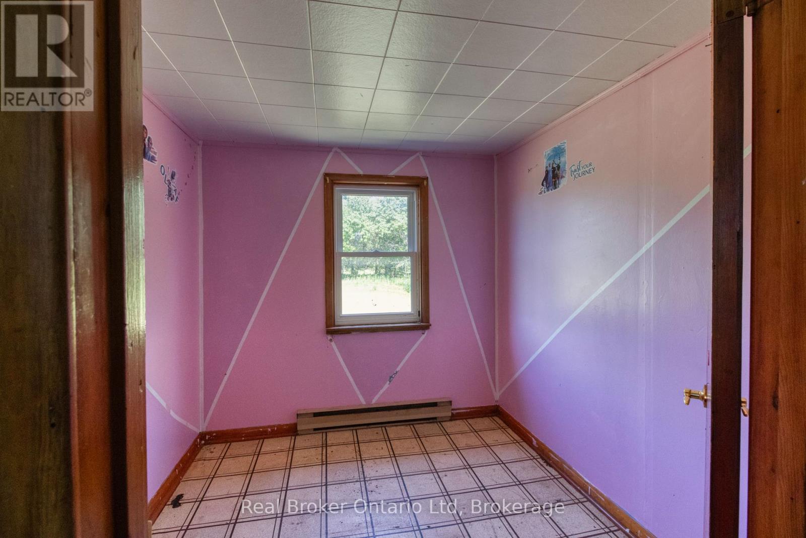 310009 KEMBLE ROCK ROAD - 12