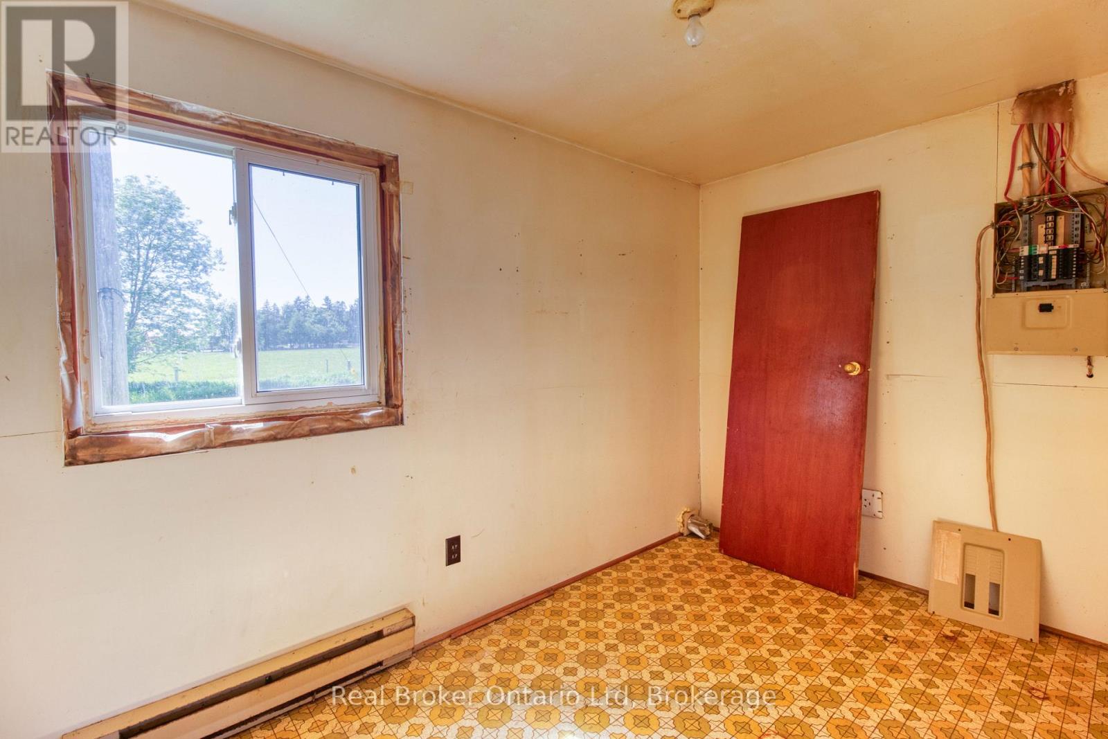 310009 KEMBLE ROCK ROAD - 17