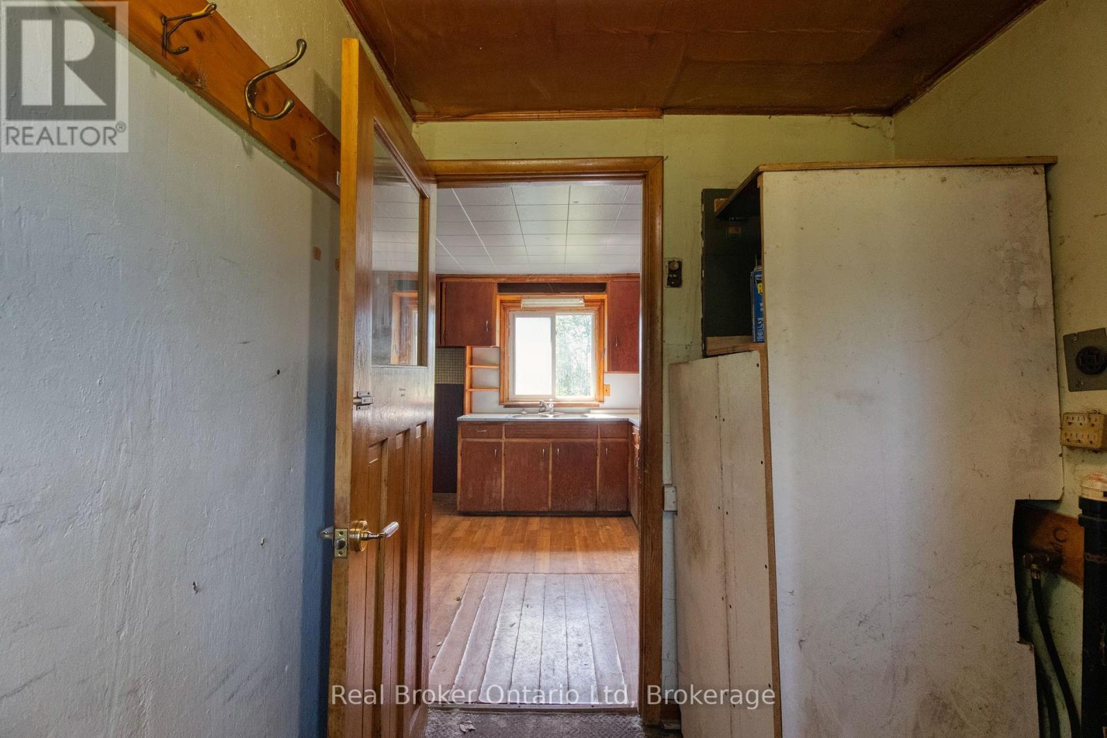 310009 KEMBLE ROCK ROAD - 9