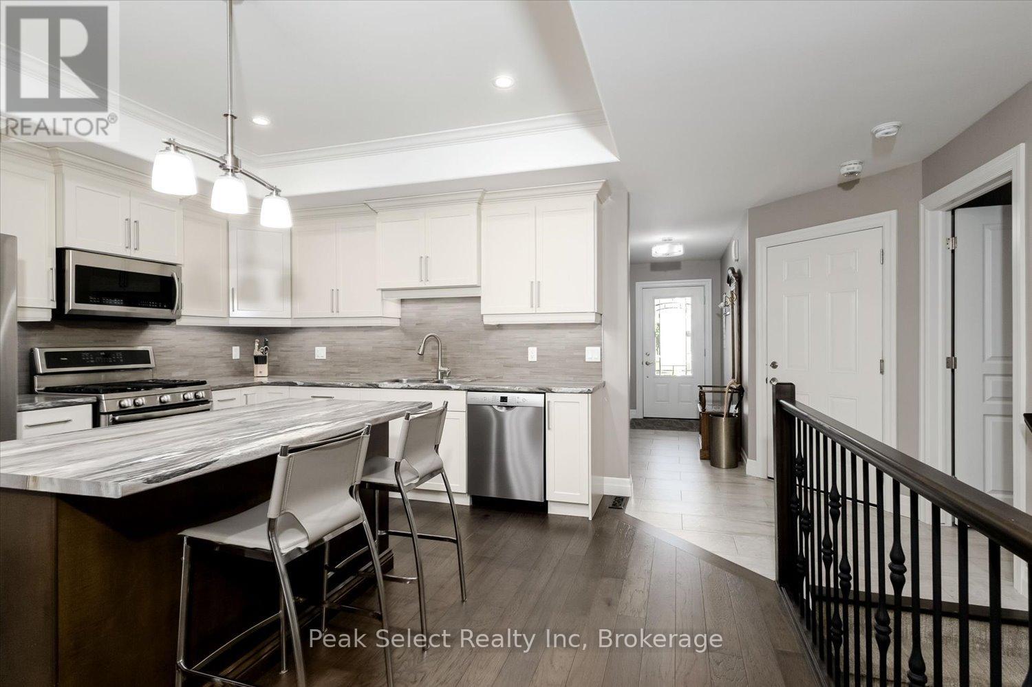 321 TRACY STREET - 10
