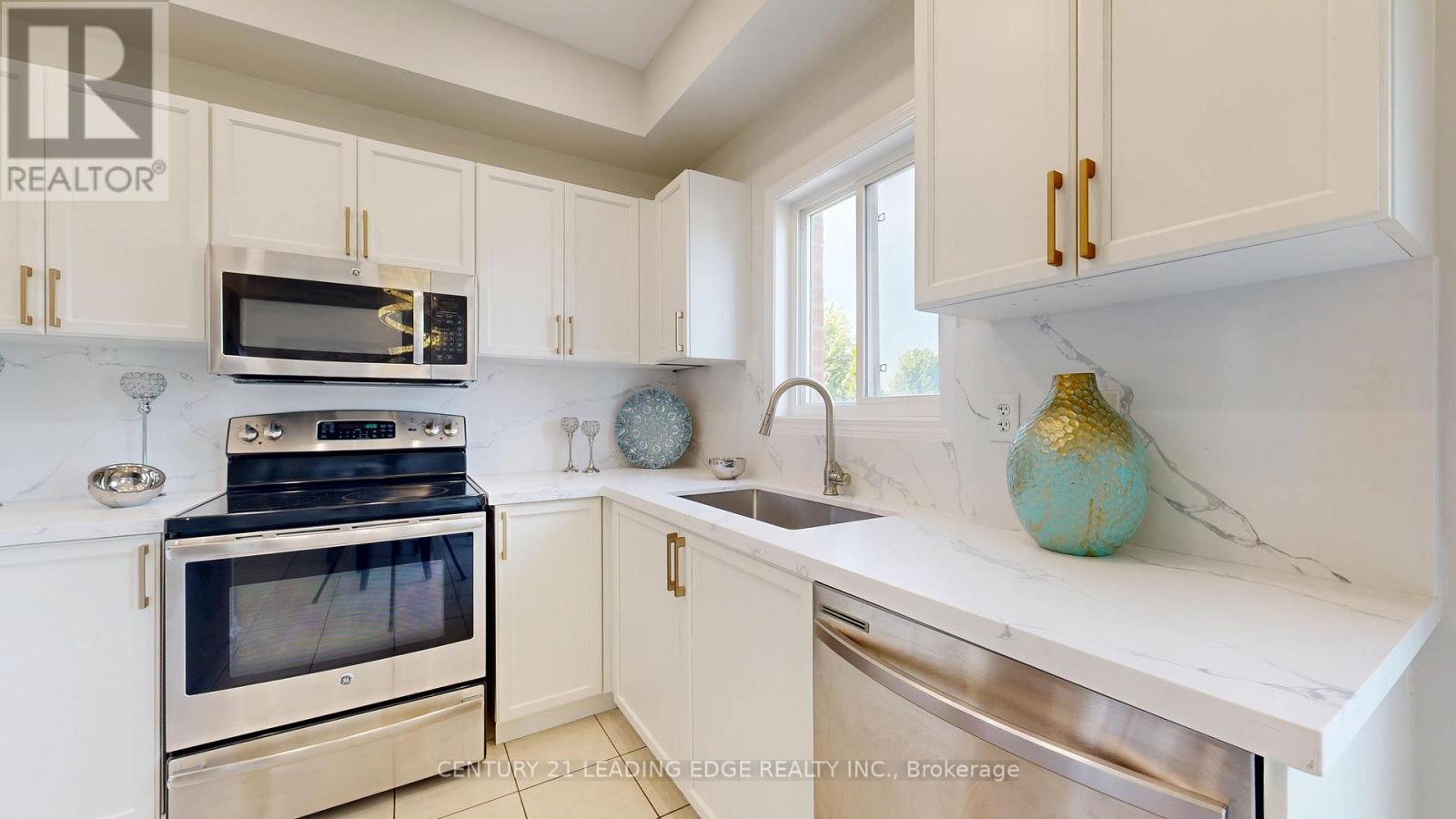 784 ORMOND DRIVE - 12