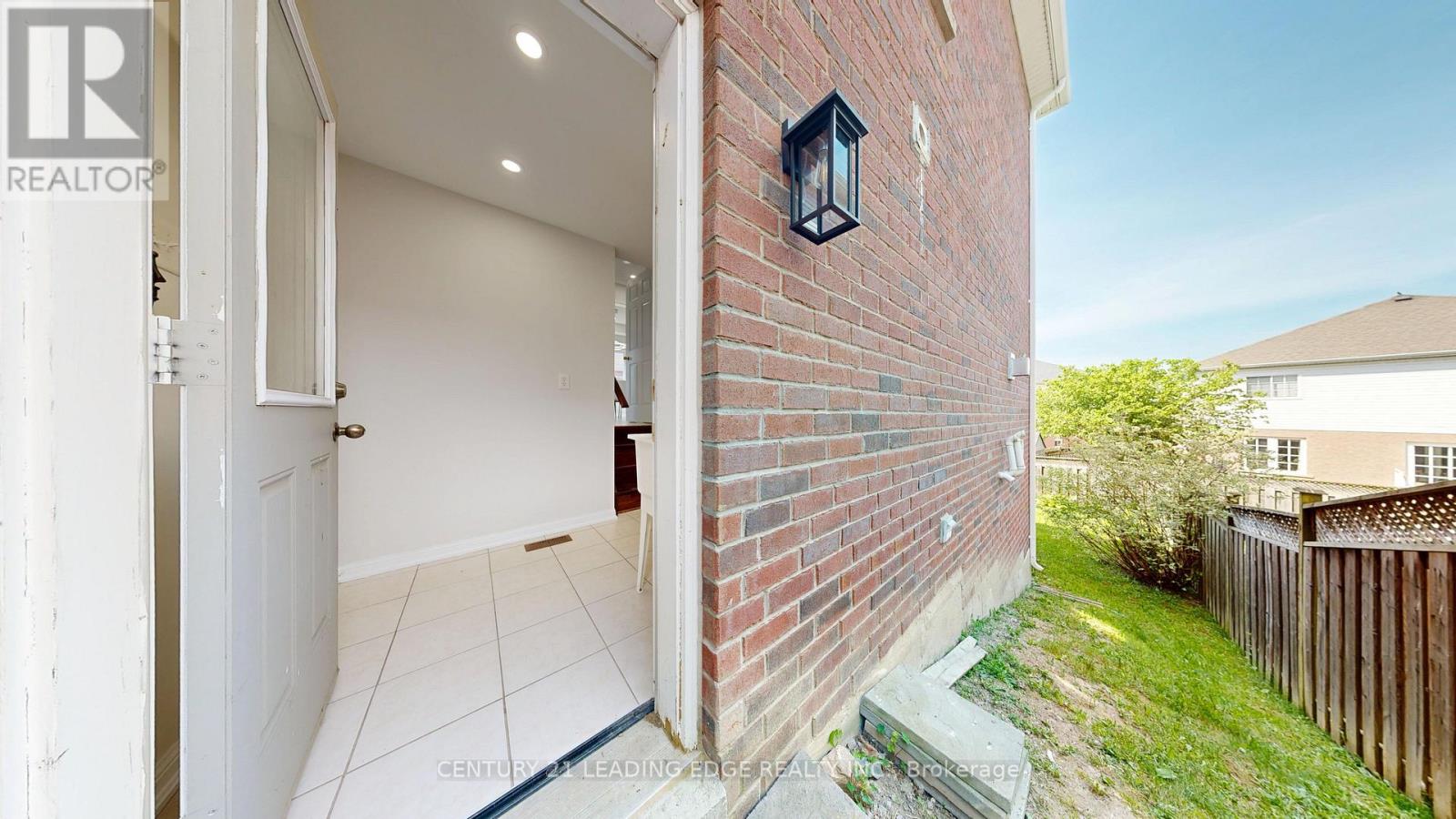 784 ORMOND DRIVE - 37