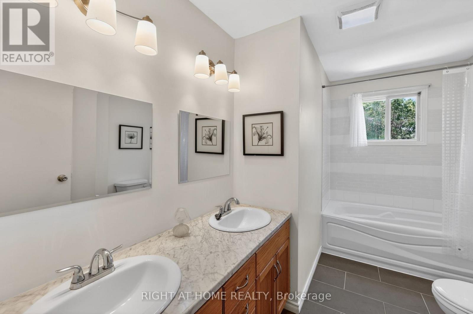 2792 STEPHEN DRIVE - 18