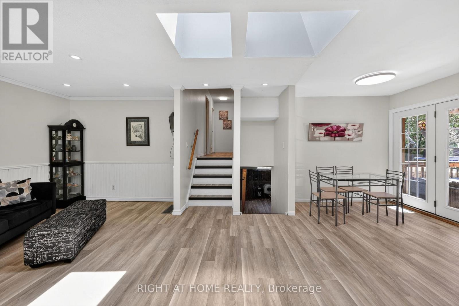 2792 STEPHEN DRIVE - 6