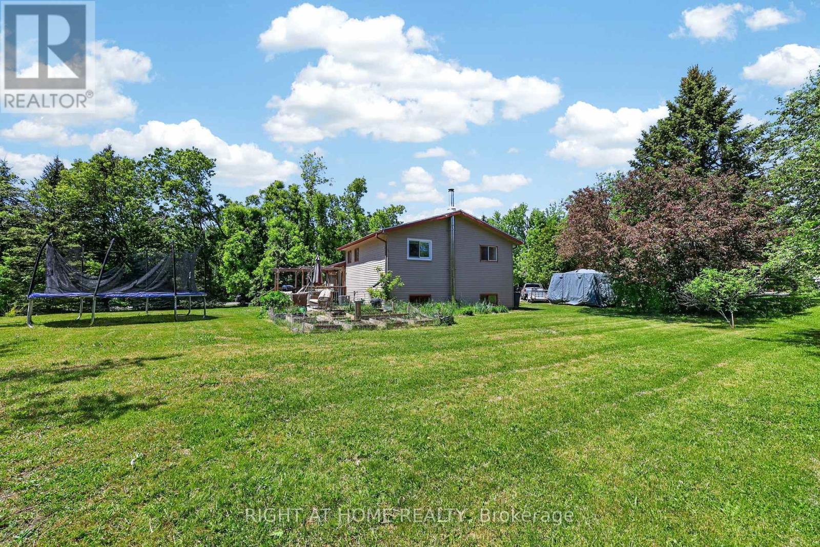 2792 STEPHEN DRIVE - 36