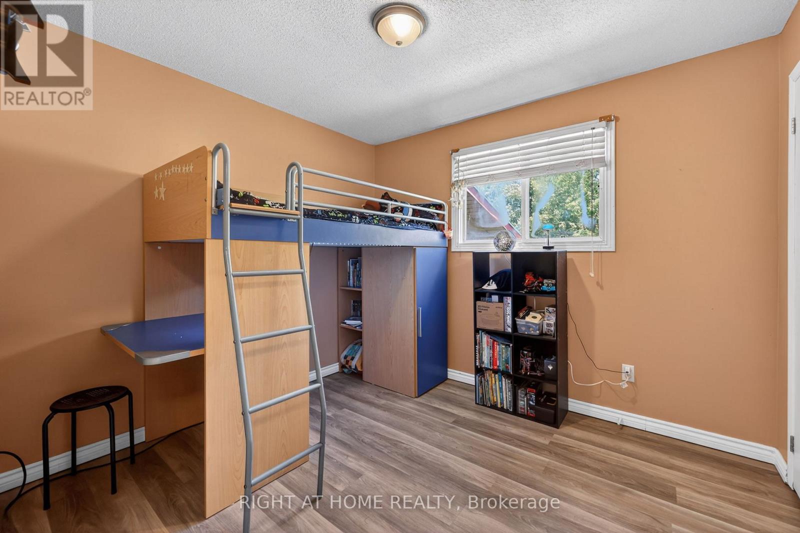 2792 STEPHEN DRIVE - 16
