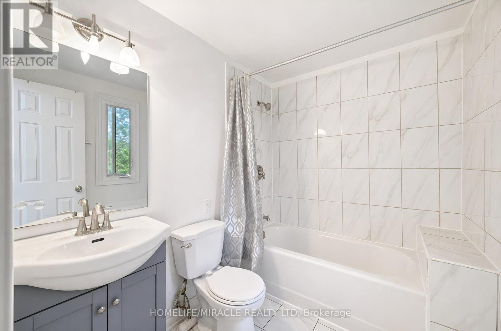 7 GREENHILLS SQUARE - 30