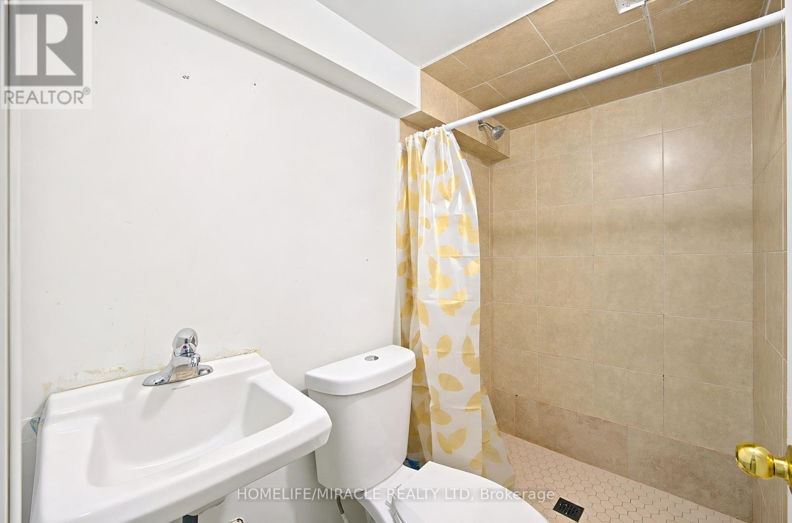 7 GREENHILLS SQUARE - 38