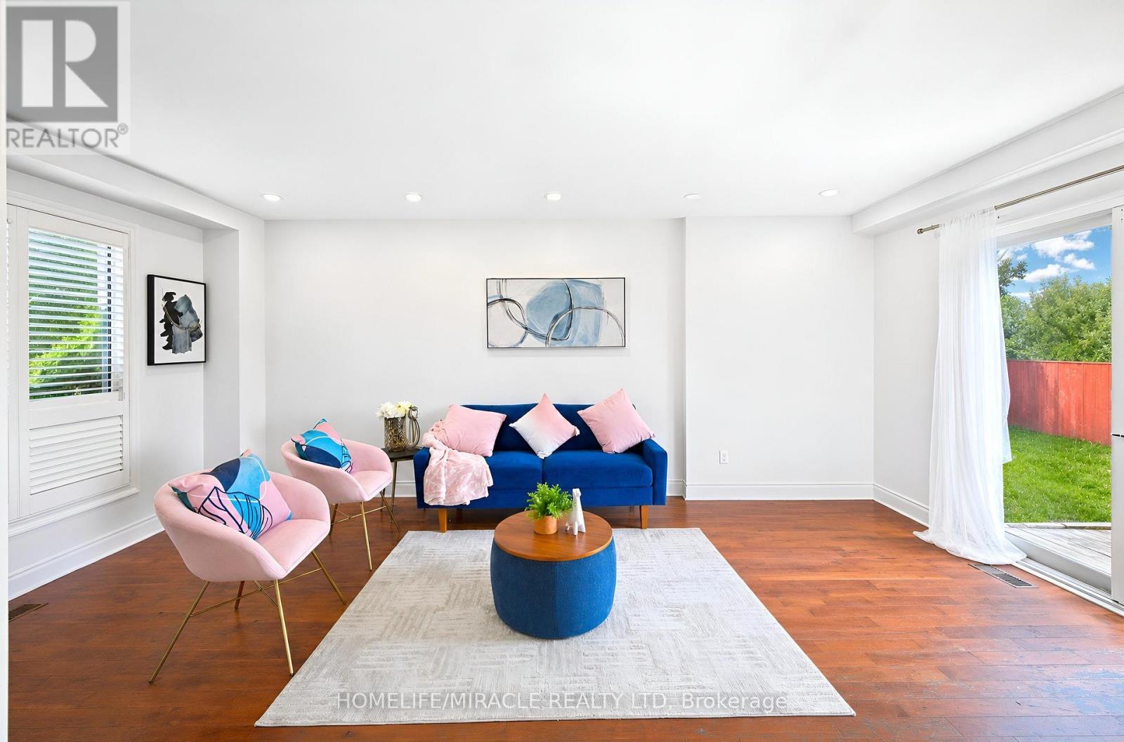 7 GREENHILLS SQUARE - 15