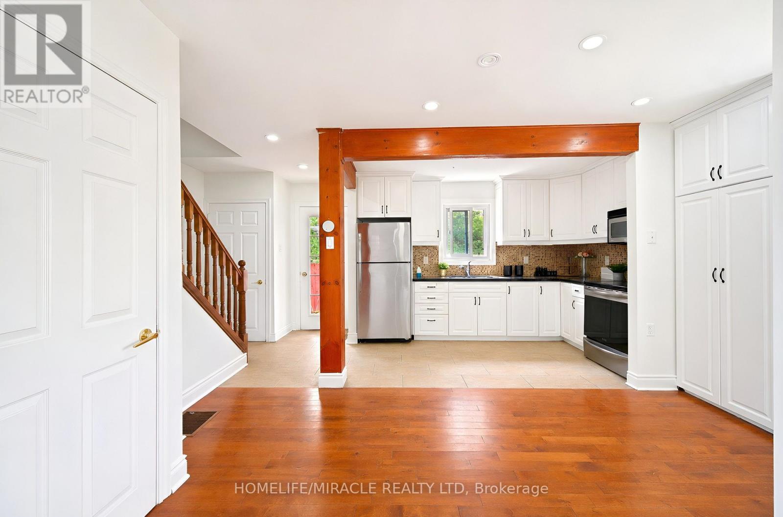 7 GREENHILLS SQUARE - 8