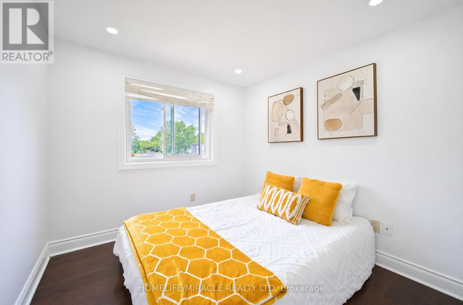 7 GREENHILLS SQUARE - 26