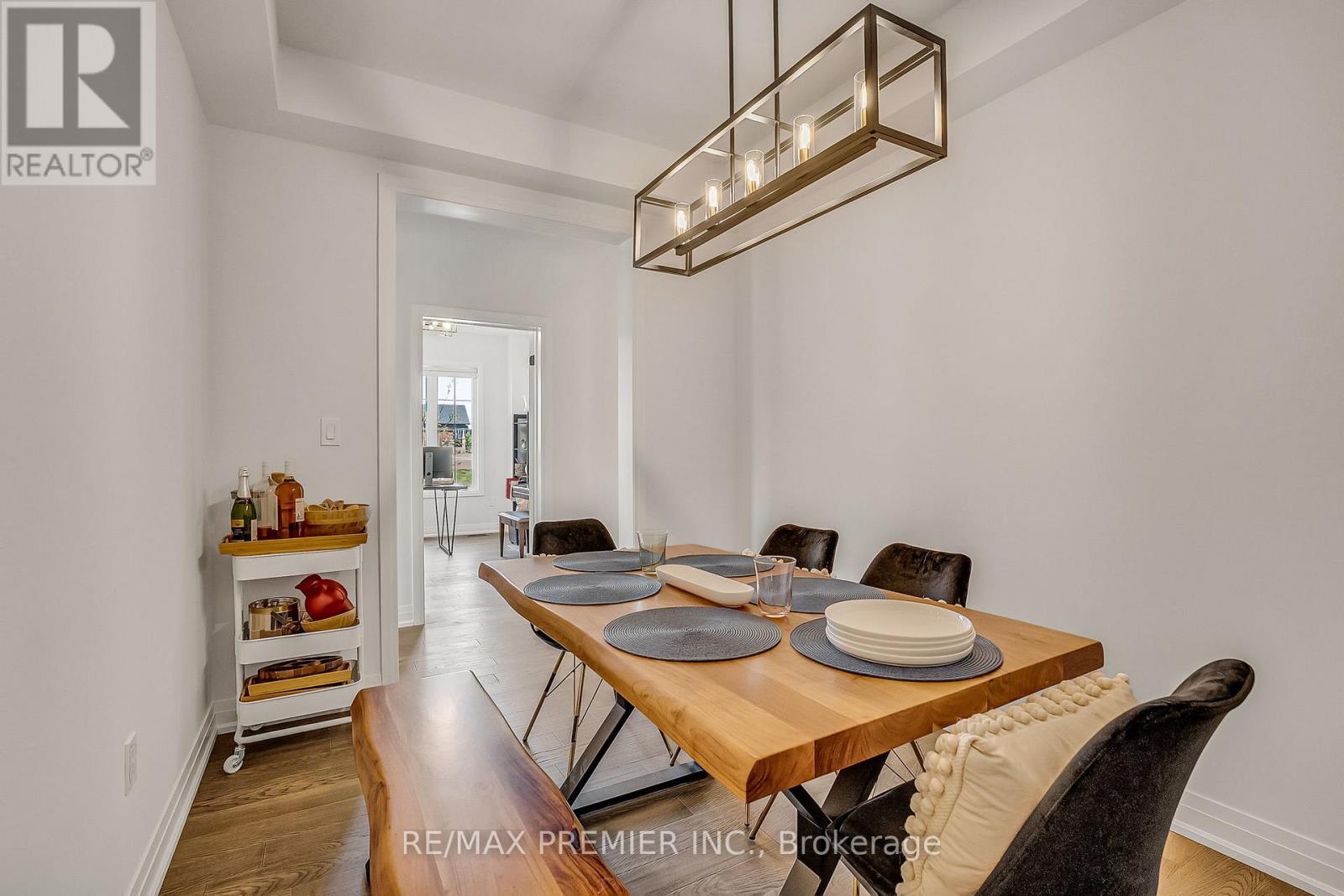 25 LOW BOULEVARD - 22