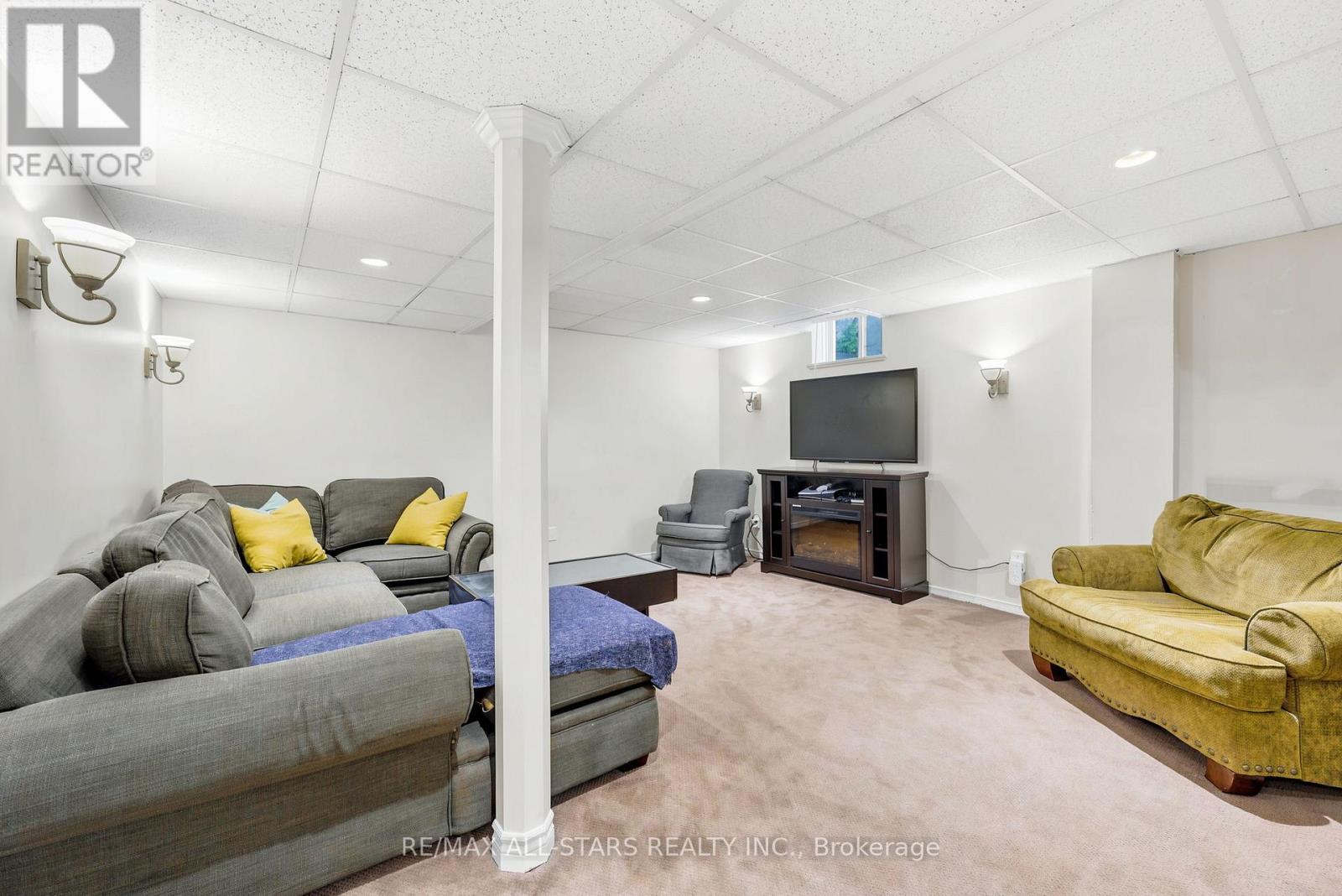 10 FORSYTHE DRIVE - 34