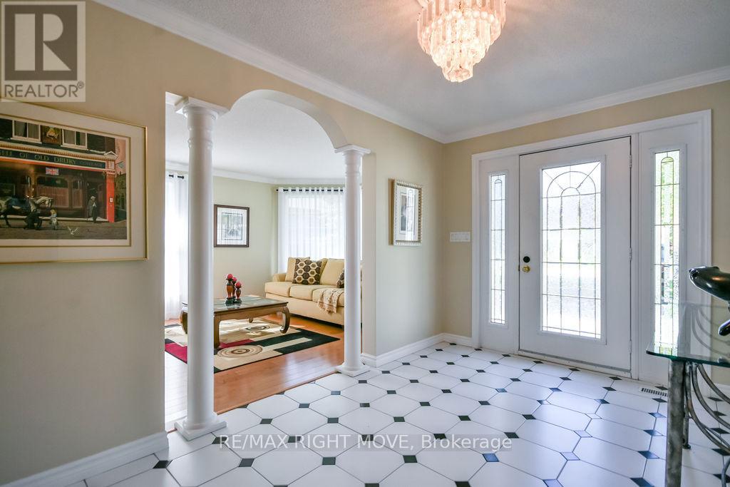 683 GLEN CRESCENT - 4