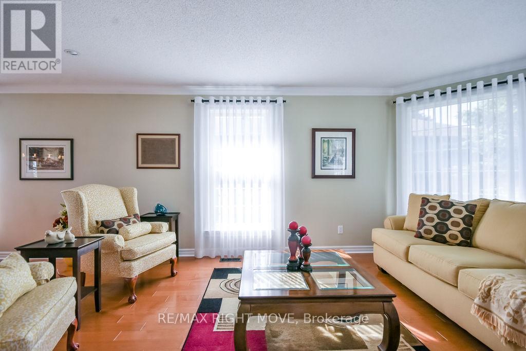 683 GLEN CRESCENT - 5