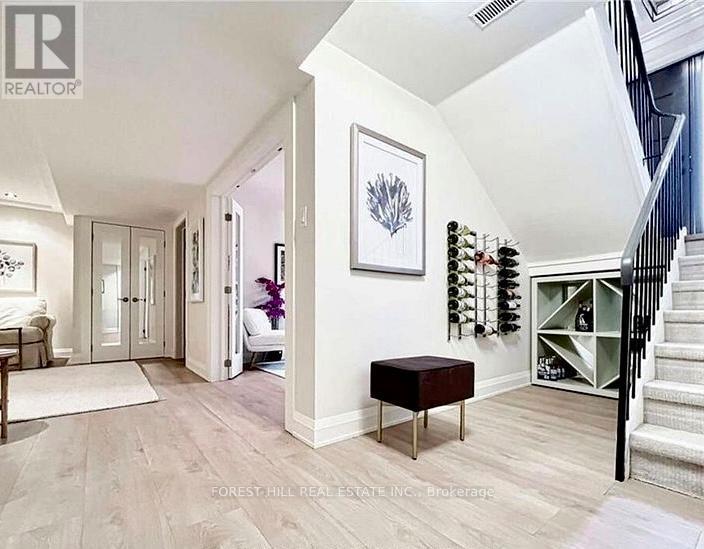 27 BERCZY STREET - 27