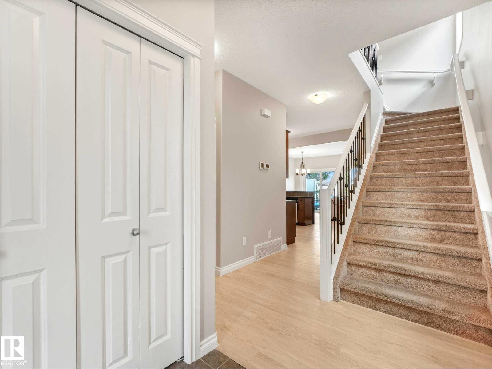 16124 10 AV SW - Image 2