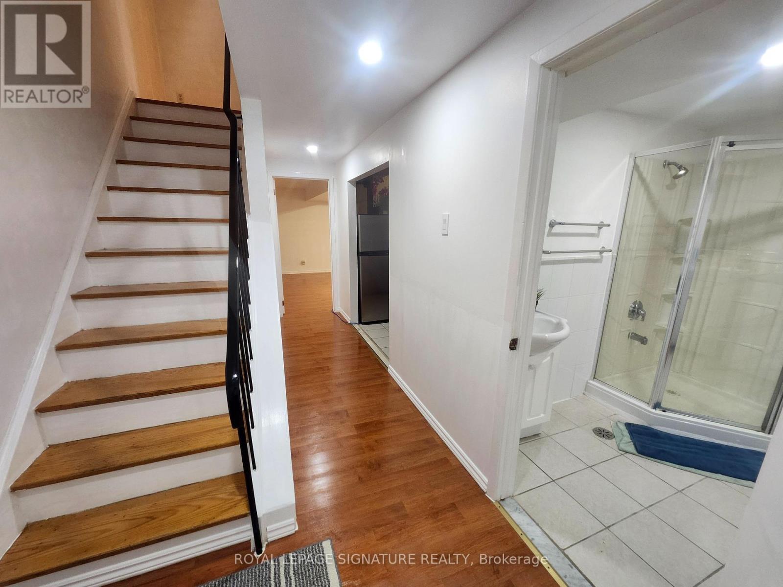 #15 25 GOSFORD BOULEVARD - 16