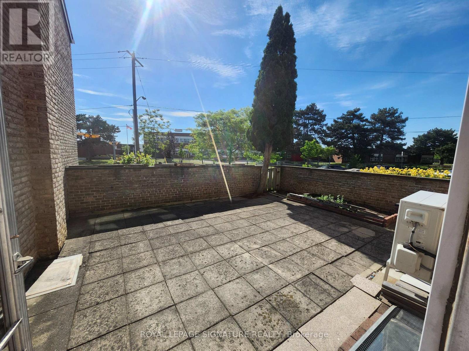 #15 25 GOSFORD BOULEVARD - 21