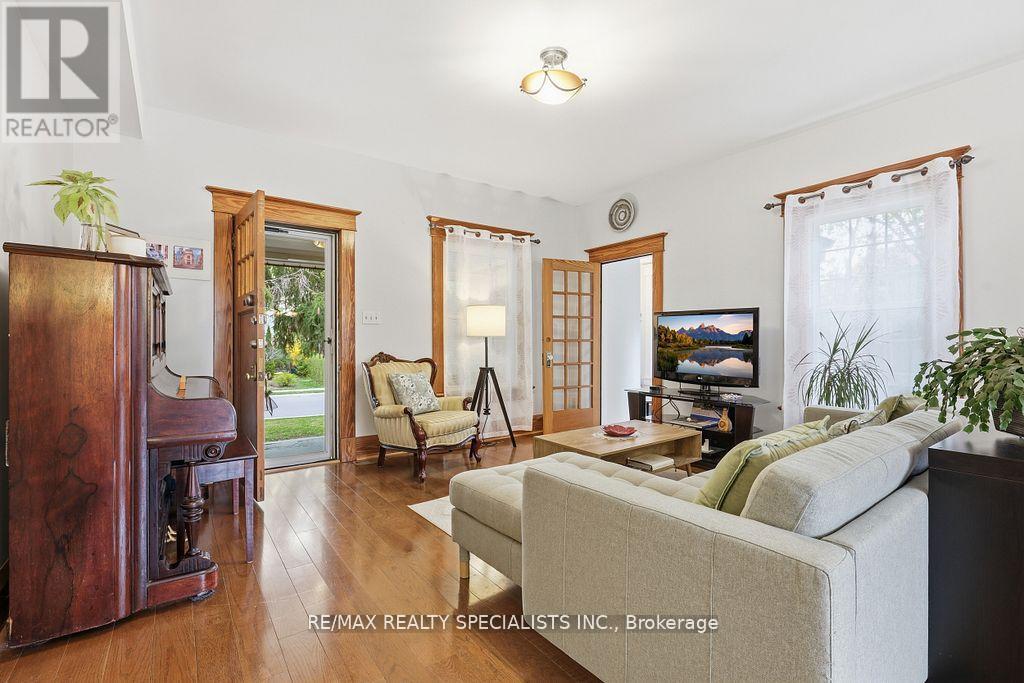 123 MILL STREET S - 10