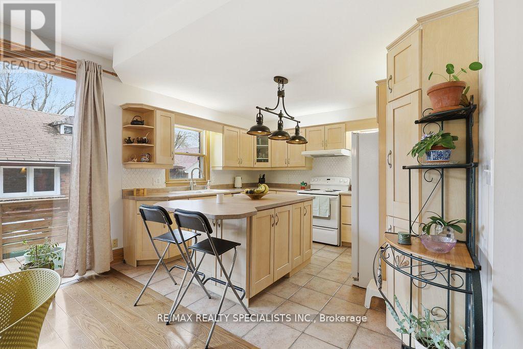 123 MILL STREET S - 14