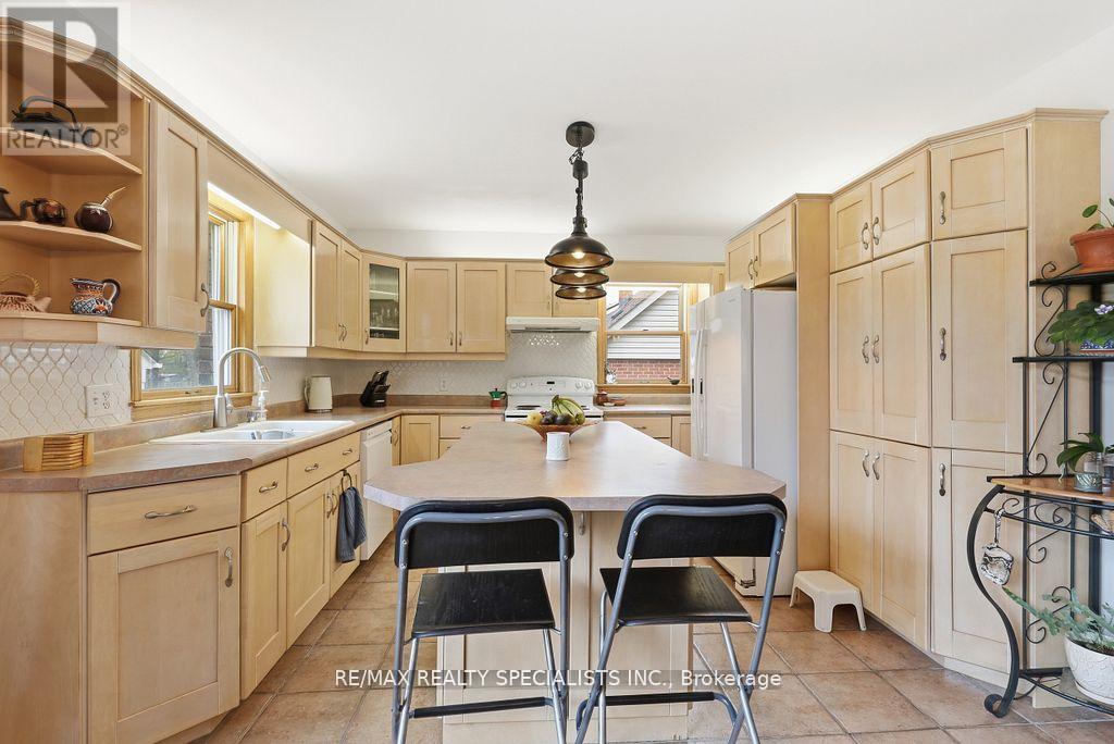 123 MILL STREET S - 15
