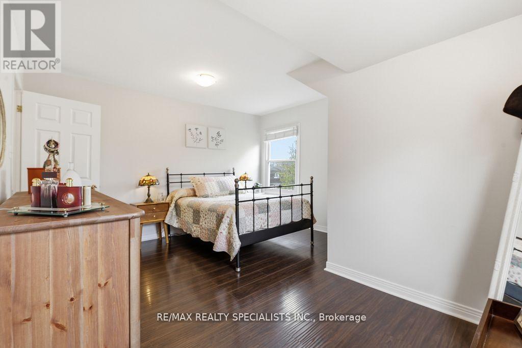 123 MILL STREET S - 21