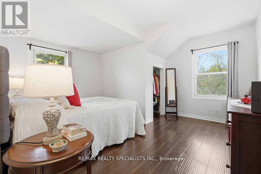 123 MILL STREET S - 22