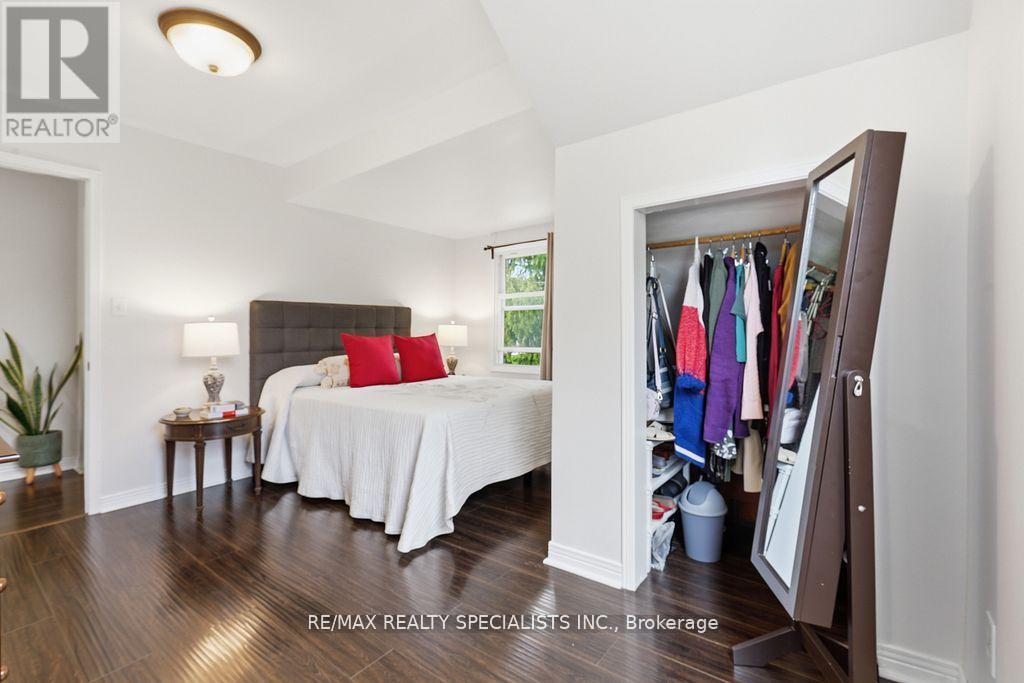123 MILL STREET S - 23