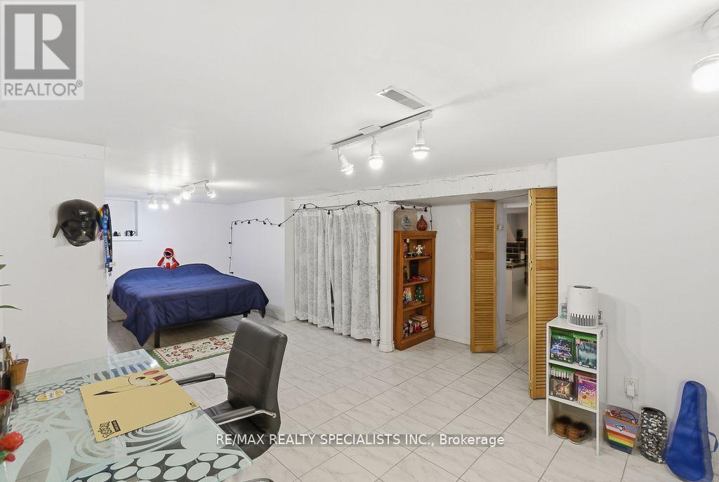 123 MILL STREET S - 29