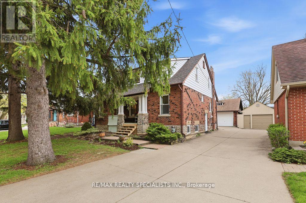 123 MILL STREET S - 3