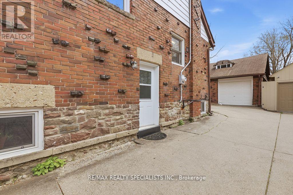 123 MILL STREET S - 34
