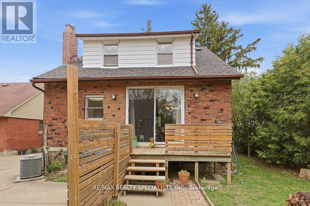 123 MILL STREET S - 35