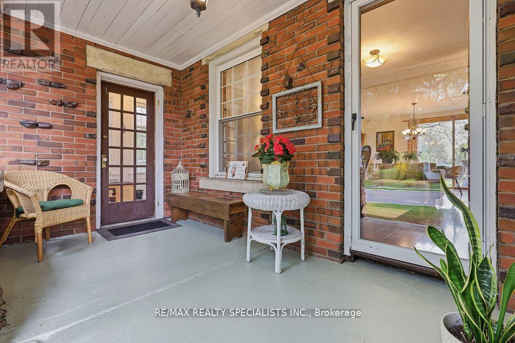 123 MILL STREET S - 7