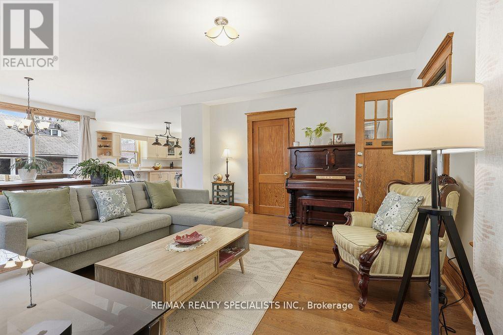123 MILL STREET S - 9